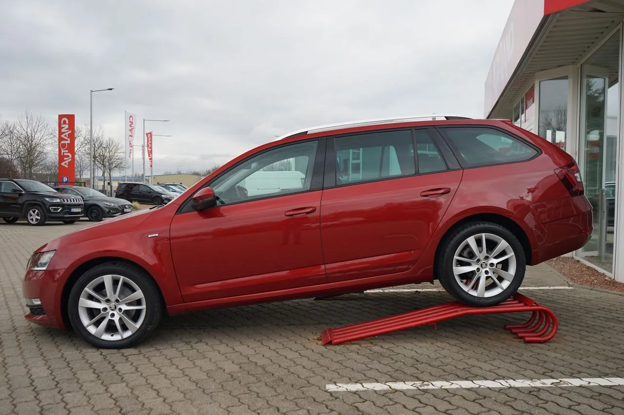 Skoda Octavia Combi 1.4 TSI DSG Drive...  Image 5