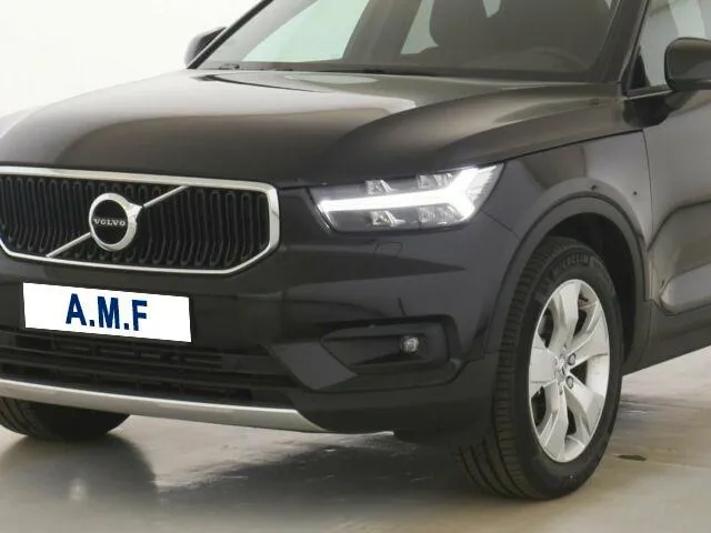 VOLVO XC40 D3 Momentum Image 2